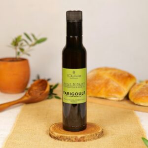 Huile d’olive La Farigoule, spécialité du Domaine de L'Oulivie. Huile d'olive très goûteuse aux herbes de la garrigue.