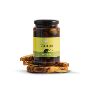 Olives Picholine noires du Domaine L'Oulivie. Emblématiques du Languedoc, elles sont charnues et se caractérisent par leur goût fruité. 