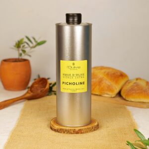 Huile d’olive Picholine du Domaine L'Oulivie. Huile d'olive très fruitée.