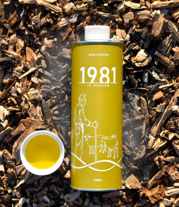 Huile d'olive 1981 du Domaine de l'Oulivie : huile délicatement fumée. Une belle idée cadeau gourmande et originale pour les fêtes.