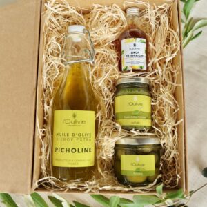 Coffret Picholine du Domaine l'Oulivie composé d'une déclinaison d'huile d'olive, olives, purée d'olive de Picholine et d'un sirop de vinaigre aux agrumes.